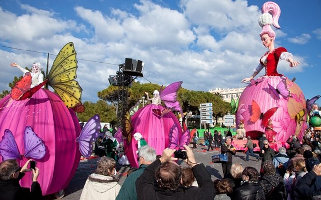 Ταξίδι στο φαντασμαγορικό Καρναβάλι της Νίκαιας