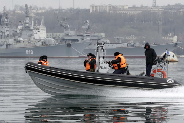 Ουκρανοί ναύτες απώθησαν ρώσους πεζοναύτες που επιχείρησαν να καταλάβουν πλοίο στη Σεβαστούπολη