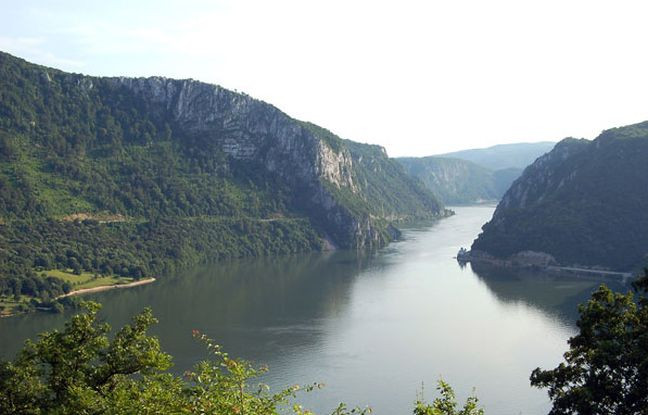 Βυθίστηκε στον Δούναβη φορτηγίδα με 850 τόνους λιπασμάτων