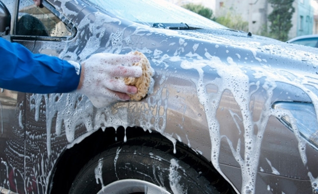 Πόσο συχνά πρέπει να πλένεις το αυτοκίνητο για να μη χαλάσει το χρώμα
