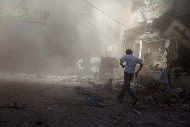 Αεροπορικές επιδρομές σε περιοχές που ελέγχει το Ισλαμικό Κράτος στη Συρία