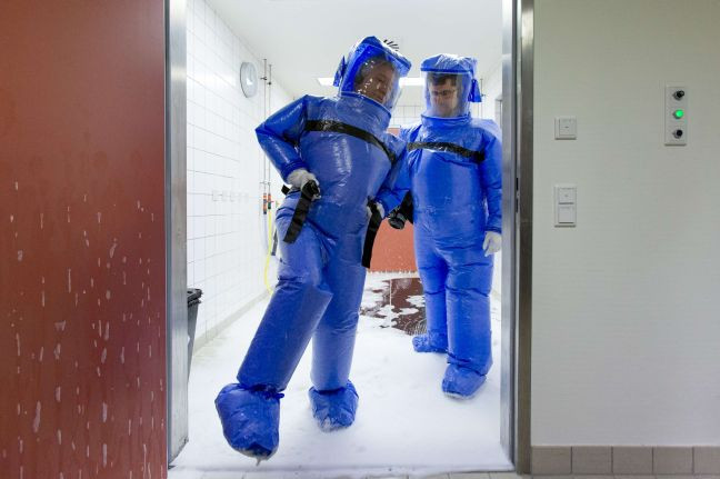 Εκτοξεύτηκαν οι μετοχές της εταιρείας που φτιάχνει τις στολές του Έμπολα