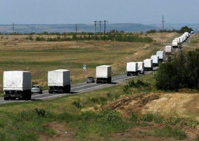 Τα πρώτα φορτηγά με τη ρωσική ανθρωπιστική βοήθεια έφθασαν στο Λουγκάνσκ