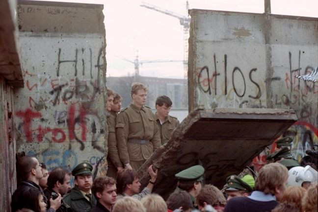 Εορταστικές εκδηλώσεις για την 25η επέτειο της πτώσης του Τείχους του Βερολίνου
