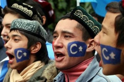 «Κινέζοι αυτονομιστές λαμβάνουν &#8220;τρομοκρατική εκπαίδευση&#8221; από το ΙΚ»