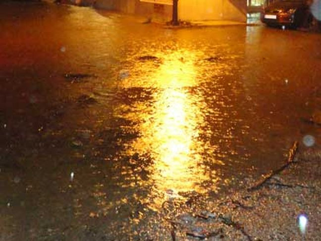 Πλημμύρες στην Πρέβεζα από τις έντονες βροχοπτώσεις