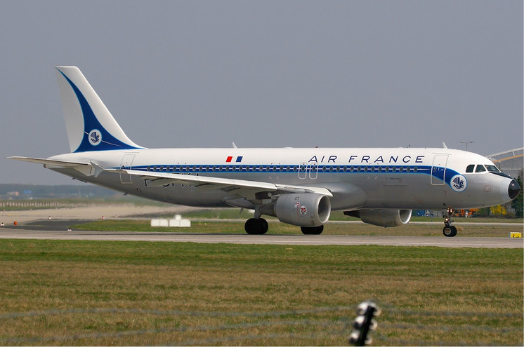 Υποπτο κρούσμα Εμπολα ματαίωσε πτήση της Air France προς τη Γουινέα