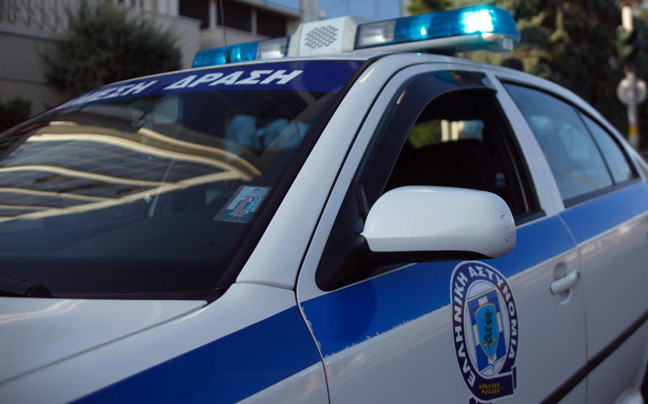 Μπήκε στο καφενείο με κυνηγετικό όπλο