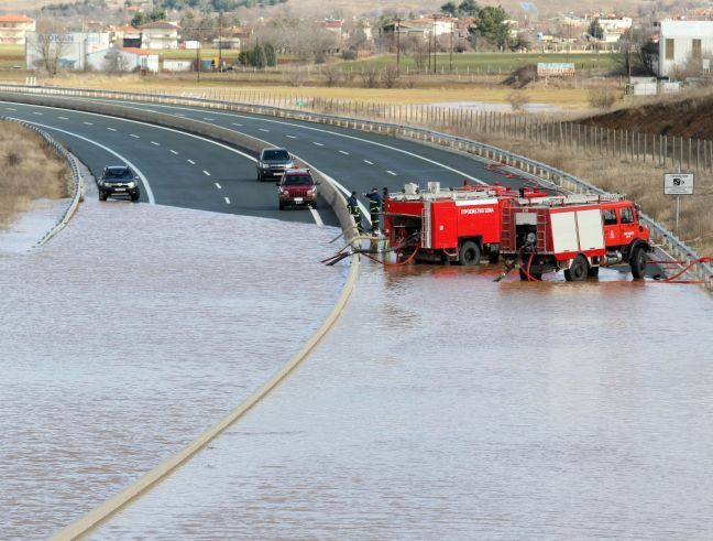 «Πλημμύρισε» η Εγνατία οδός στην Κοζάνη