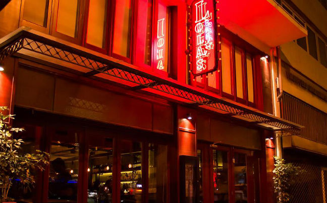 Lola&#8217;s Bar και όλοι πάμε&#8230; στην Τρούμπα