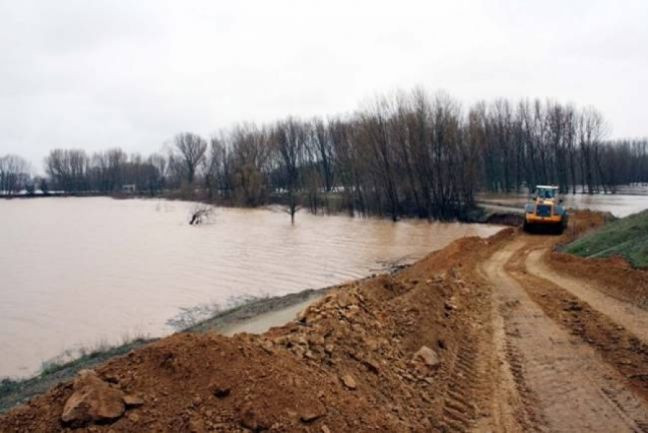 Κινδυνεύει να πλημμυρίσει κτηνοτροφική μονάδα στις Σέρρες
