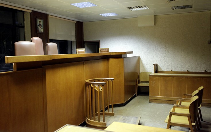 Κάθειρξη 9 ετών σε δικηγόρο γιατί έβαλε στην… τσέπη του εγγύηση 500.000 ευρώ