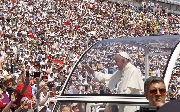 Σε ρυθμούς&#8230; παπαροκάδων κινείται ο Πάπας Φραγκίσκος