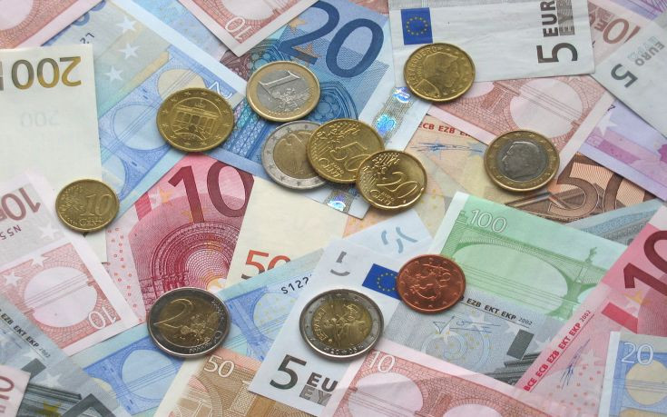 Κορονοϊός: Τα χαρτονομίσματα του ευρώ μολύνονται ευκολότερα από τα κέρματα