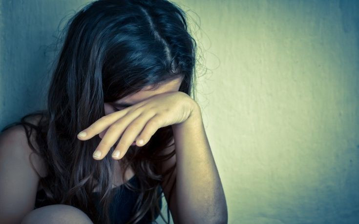 Σοκ: 10χρονη έμεινε έγκυος από τον 15χρονο αδελφό της που την βίασε