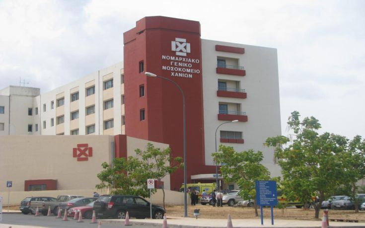 Σε κρίσιμη κατάσταση η 42χρονη που έπεσε από τον τέταρτο όροφο του Νοσοκομείου Χανίων