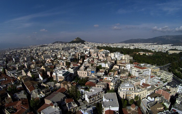 Η έκρηξη του Airbnb και οι ξένοι επενδυτές που «στριμώχνουν» τους Έλληνες
