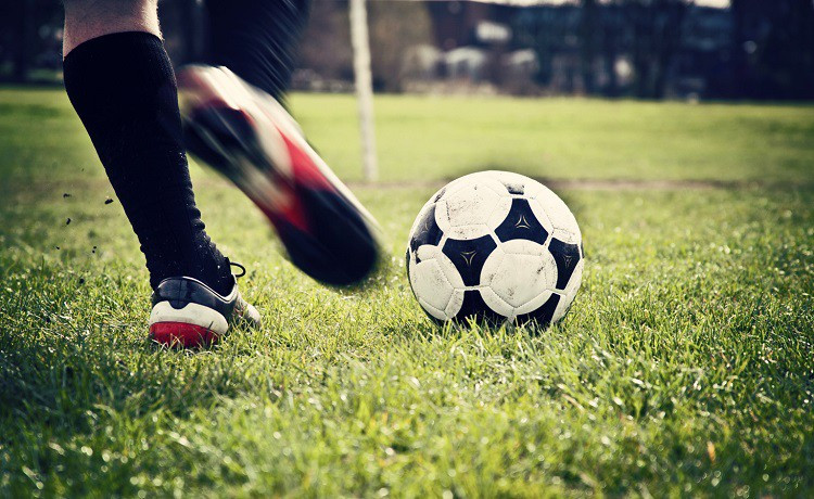 Ψάχνουν νταντά-προπονητή που θα βοηθήσει τα παιδιά τους να γίνουν επαγγελματίες ποδοσφαιριστές