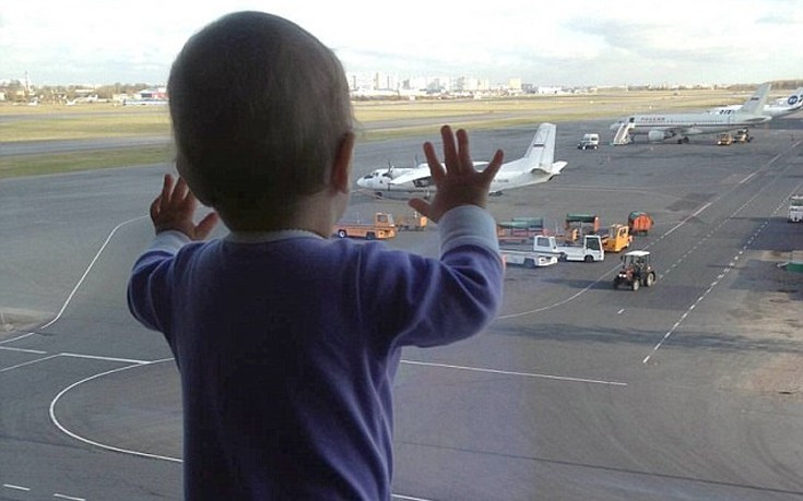 Βρέθηκε η σορός του μωρού-συμβόλου της αεροπορικής τραγωδίας