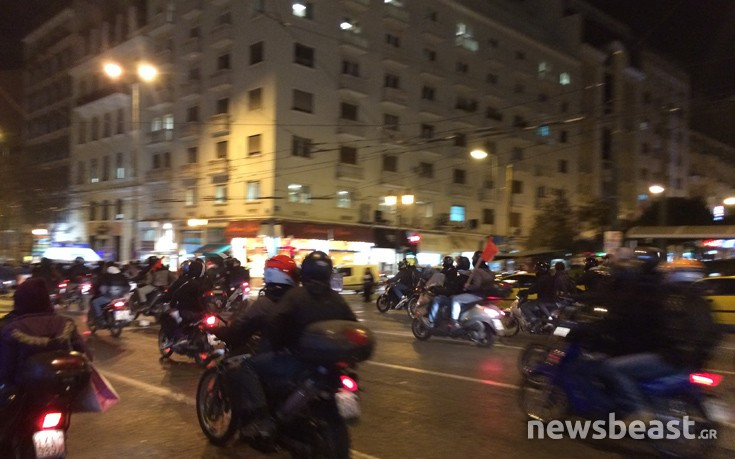 Μοτοπορεία αντιεξουσιαστών στο κέντρο της Αθήνας