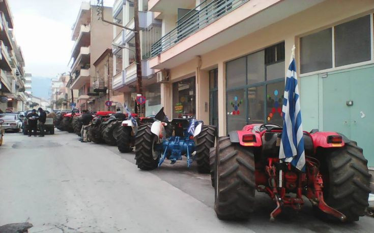 Συμβολική κατάληψη αγροτών στην Περιφερειακή Ενότητα στην Παλλήνη