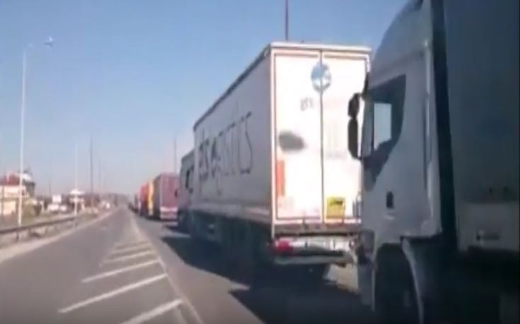 Ουρές από φορτηγά στα ελληνοτουρκικά σύνορα