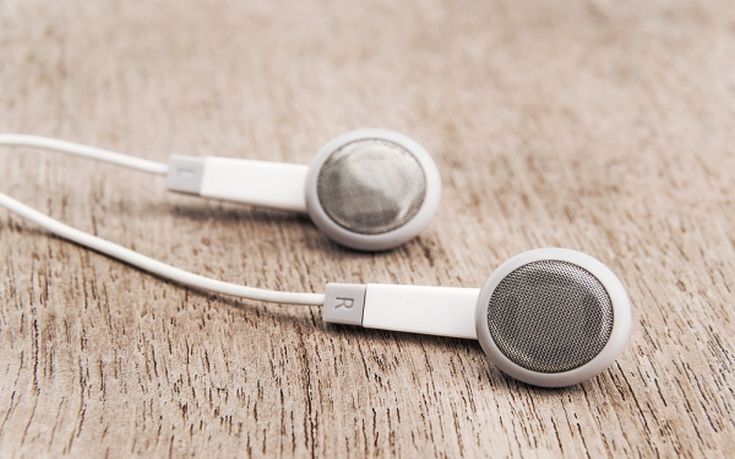 Πώς και γιατί πρέπει να καθαρίζονται τα ακουστικά-ψείρες