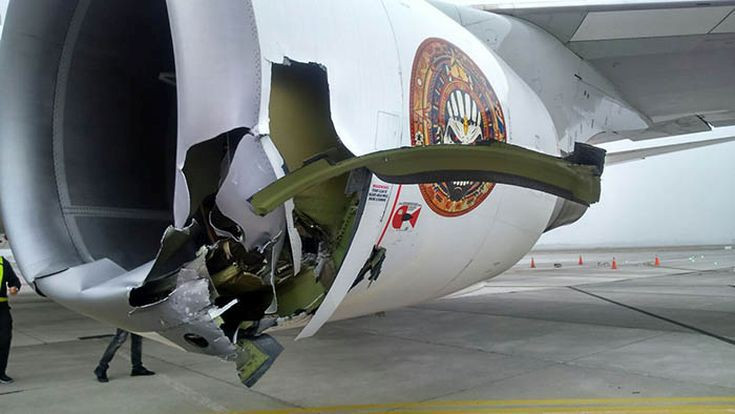 Το αεροπλάνο των Iron Maiden συγκρούστηκε με φορτηγό