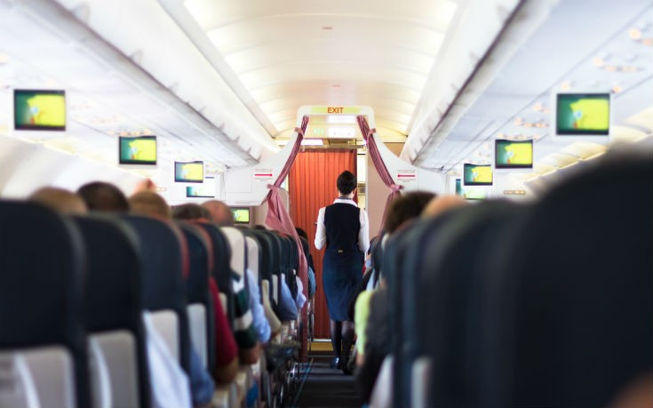Έξι tips για να γίνετε η αδυναμία των αεροσυνοδών σε μια πτήση