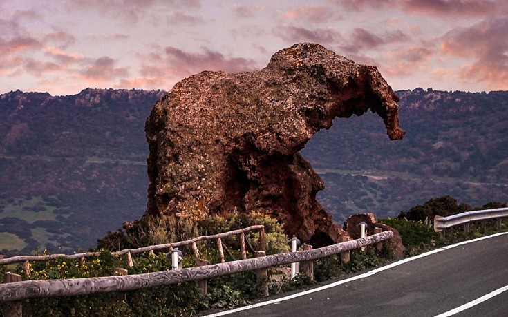 Ο παράξενος βράχος- ελέφαντας της Σαρδηνίας