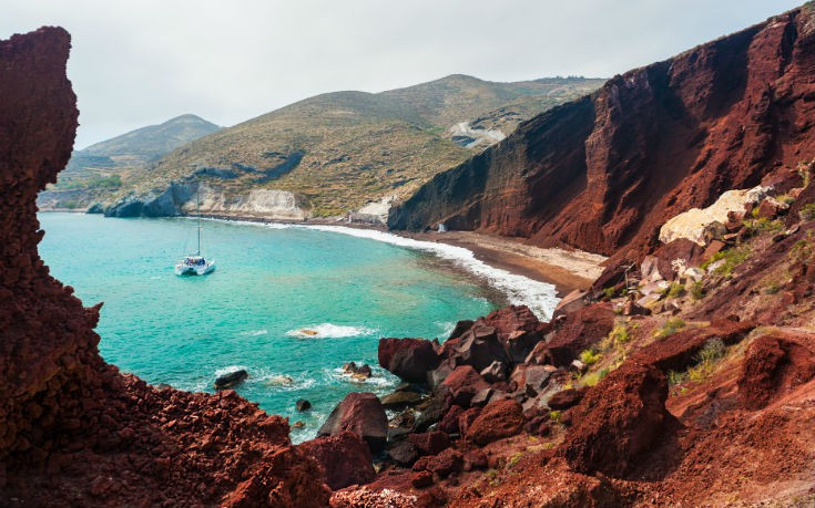 Η ελληνική παραλία που φιγουράρει στη λίστα του Conde Nast Traveler