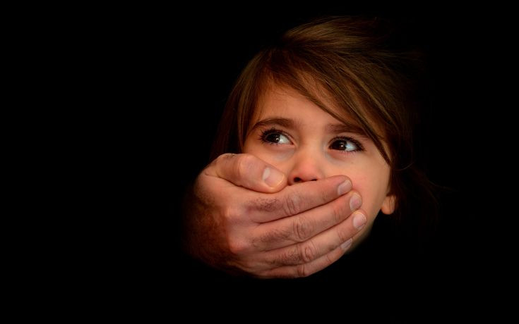 Εννιά στις δέκα περιπτώσεις κακοποίησης παιδιών δεν αναφέρονται