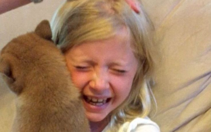 Η συγκινητική στιγμή που ένα 9χρονο κορίτσι παίρνει το σκυλί που πάντα ζητούσε