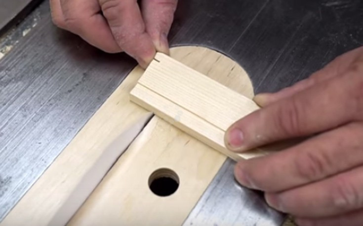 Μπορεί ένα χαρτί να κόψει ένα κομμάτι ξύλο;