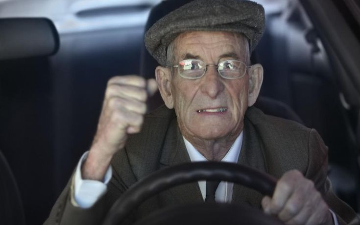 Αλλαγές για τους ηλικιωμένους που θέλουν να ανανεώσουν το δίπλωμα οδήγησης