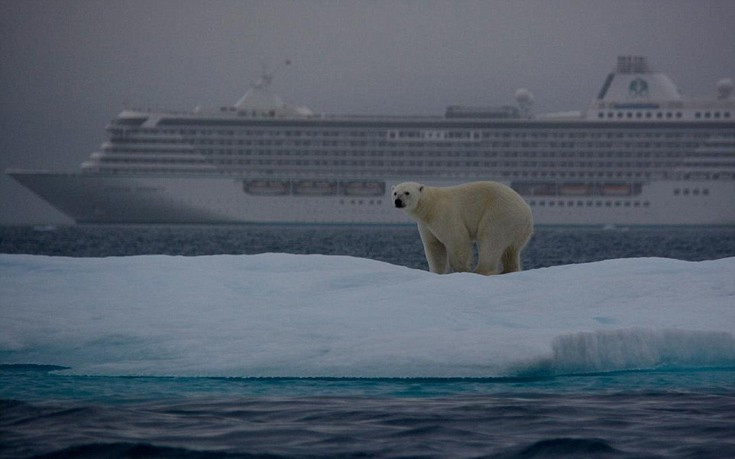 Η αμφιλεγόμενη κρουαζιέρα στην Αρκτική που γίνεται λόγω κλιματικής αλλαγής