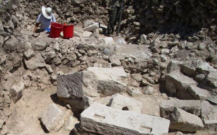 Η αρχαιότερη φιάλη γυαλιού στον κόσμο βρέθηκε στην Κύπρο