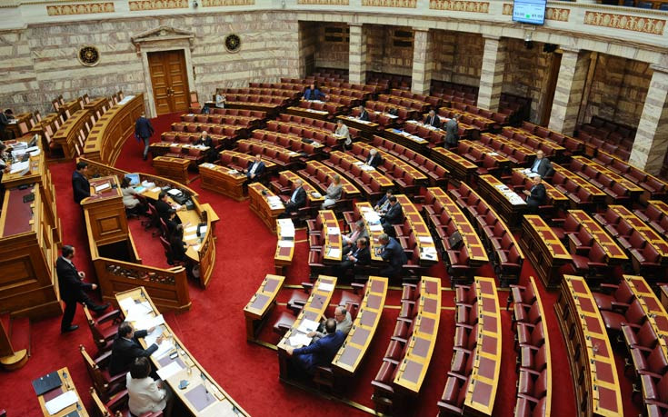 Τη Δευτέρα στη Βουλή η αναστολή αύξησης του ΦΠΑ στα νησιά