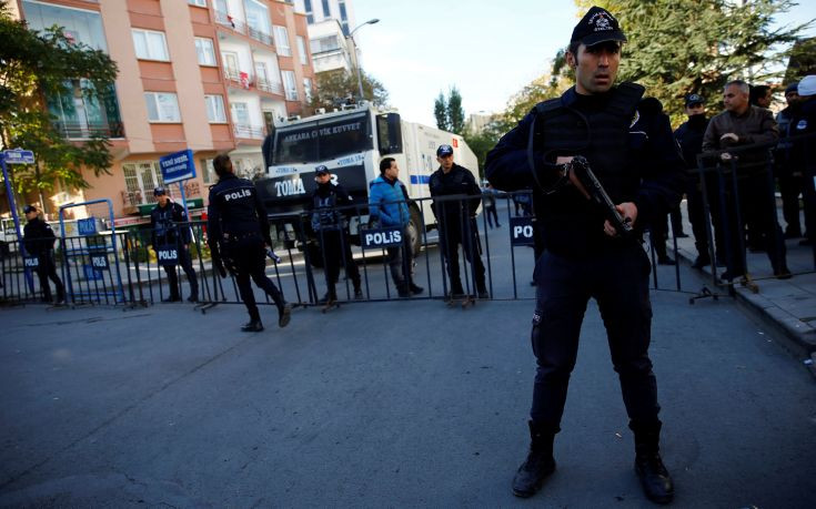 Ένοπλος κρατάει ομήρους σε νοσοκομείο της Κωνσταντινούπολης