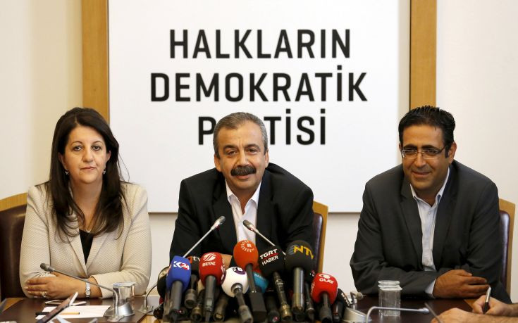 HDP: Οι συλλήψεις σηματοδοτούν το τέλος της δημοκρατίας