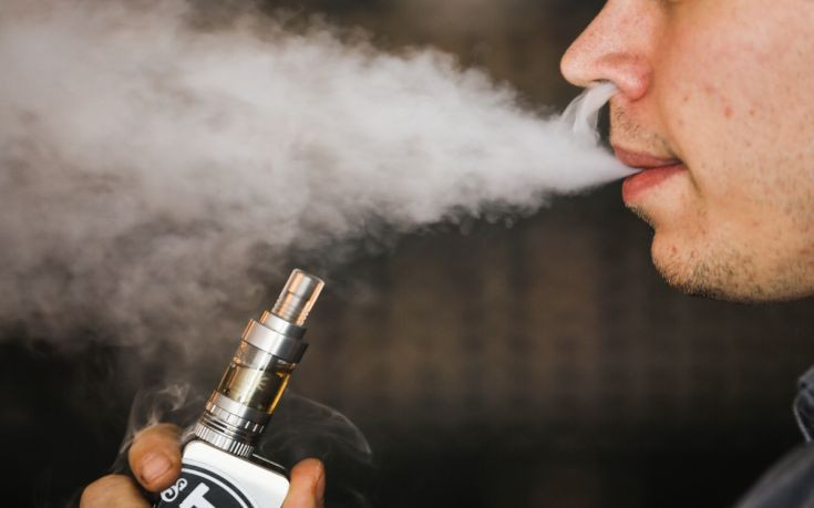Νέα έρευνα για τα χημικά των ηλεκτρονικών τσιγάρων: Αναμιγνύονται σχηματίζοντας νέες τοξικές ουσίες