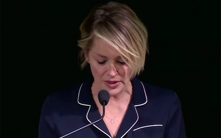 Τα δάκρυα της Sharon Stone διαβάζοντας την επιστολή θύματος βιασμού