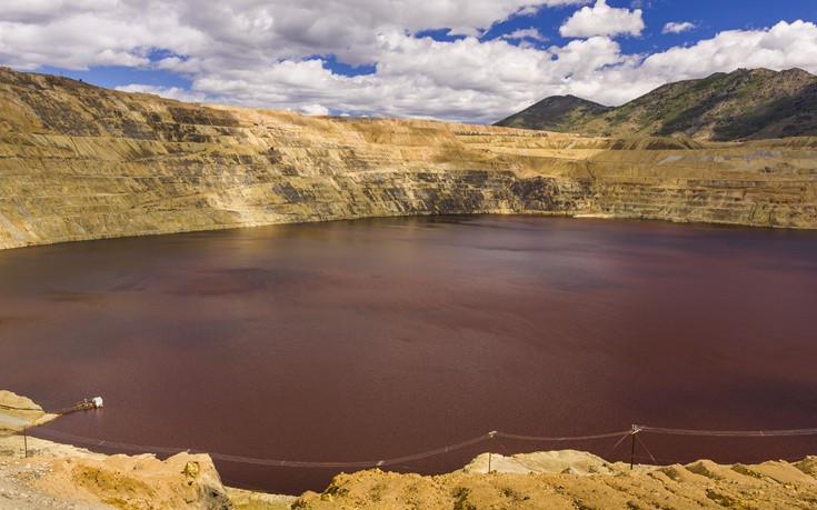 Πώς η λίμνη που σπέρνει το θάνατο μπορεί να κρύβει το μυστικό ενάντια σε ασθένειες