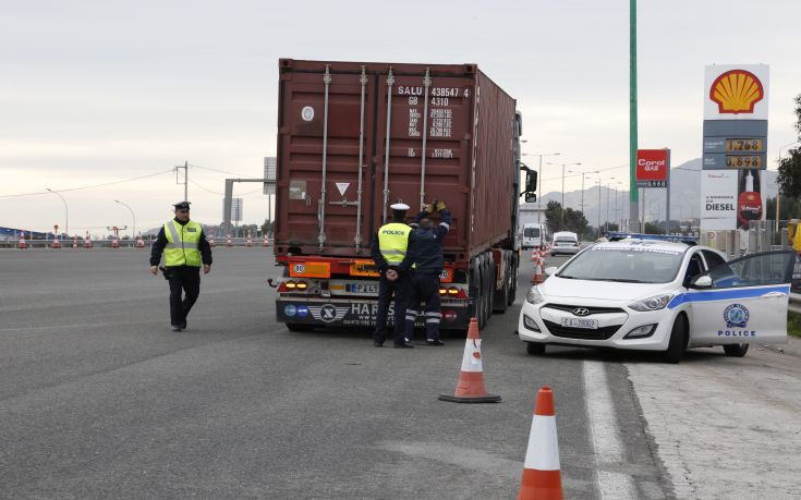 Επί ποδός από σήμερα η Τροχαία για την έξοδο των εκδρομέων