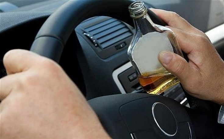 Μεθυσμένος οδηγός τέθηκε υπό κράτηση ως δημόσιος κίνδυνος