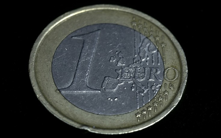 Ο Γιούνκερ θέλει να αναδειχθεί σε παγκόσμιο νόμισμα το ευρώ