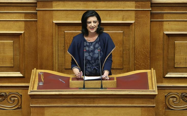 Φωτεινή Βάκη: «Κακόγουστη φάρσα που έστησε η ιστορία» η εκλογή Κασσελάκη