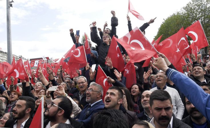 Την ακύρωση του δημοψηφίσματος ζητά η αντιπολίτευση στην Τουρκία