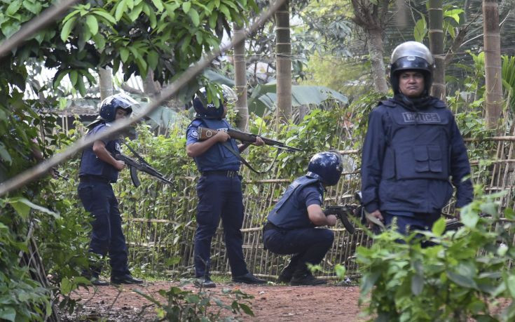 Πέντε νεκροί σε έφοδο της Αστυνομίας σε κρησφύγετο τρομοκρατών