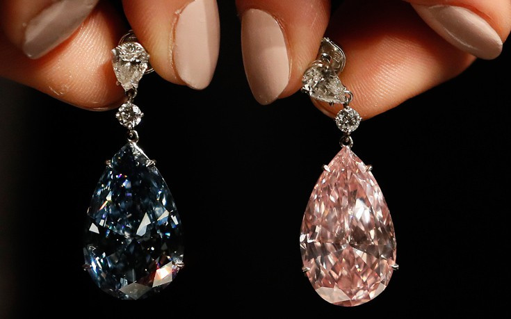 Τιμή-ρεκόρ για ένα ζευγάρι σκουλαρίκια με εντυπωσιακά διαμάντια